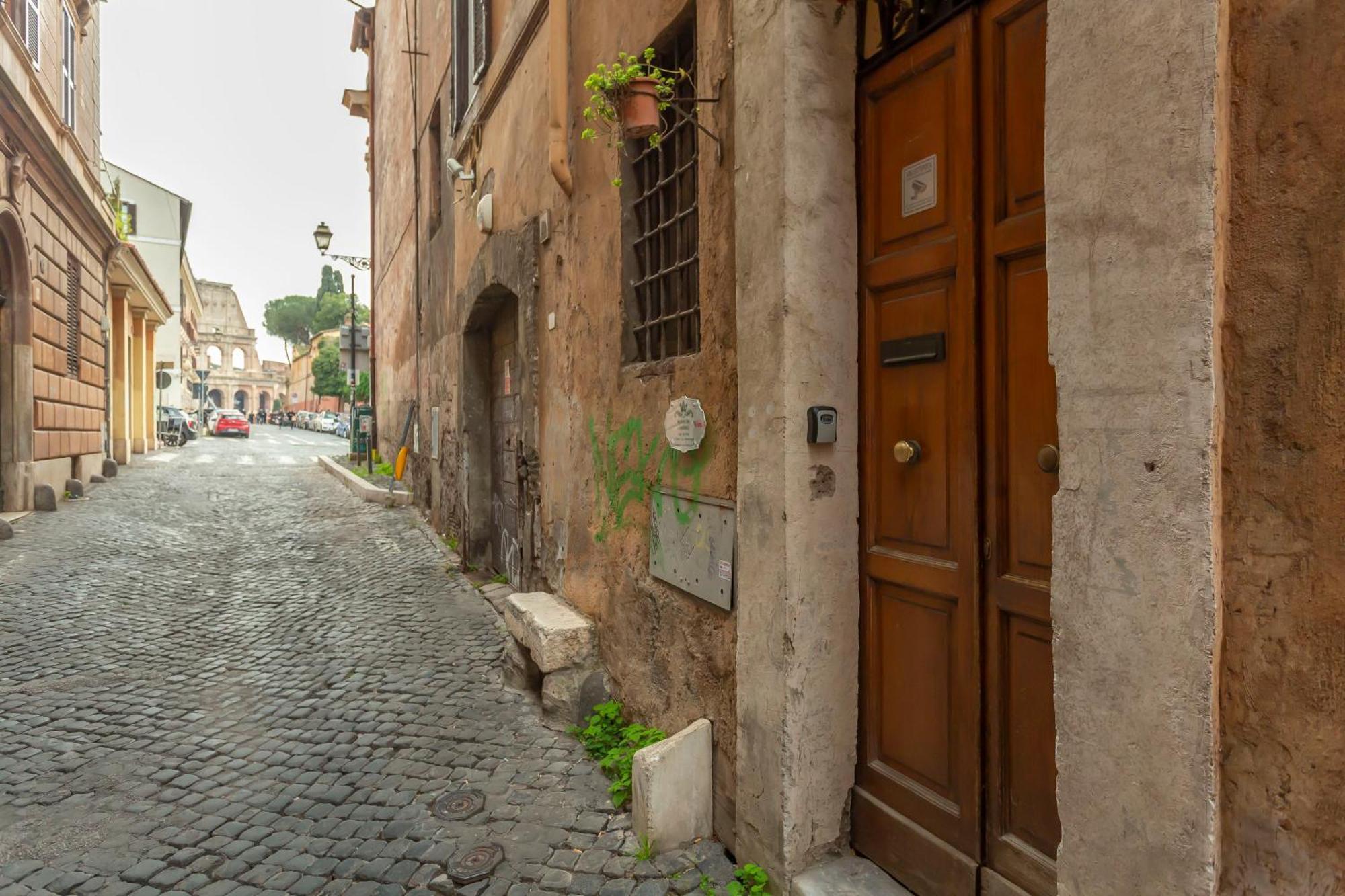 Colosseum House, Rome